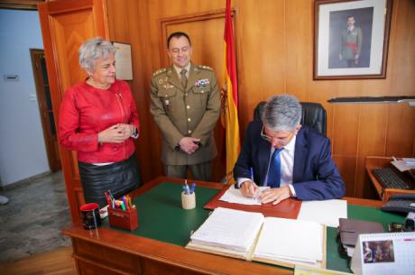 José Pablo Sabrido visita la Subdelegación de Defensa en Cuenca
