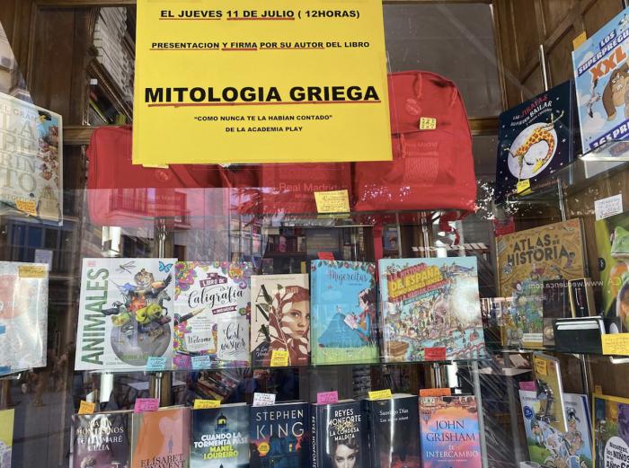 Escaparate de la librería Evangelio de Cuenca