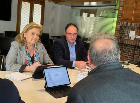 Prieto traslada al Colegio de Arquitectos de Cuenca las propuestas de Feijóo para abaratar la vivienda