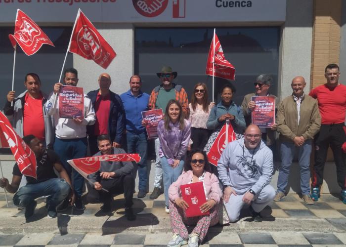 UGT Cuenca se concentra para exigir que la salud laboral sea un derecho fundamental para la clase trabajadora