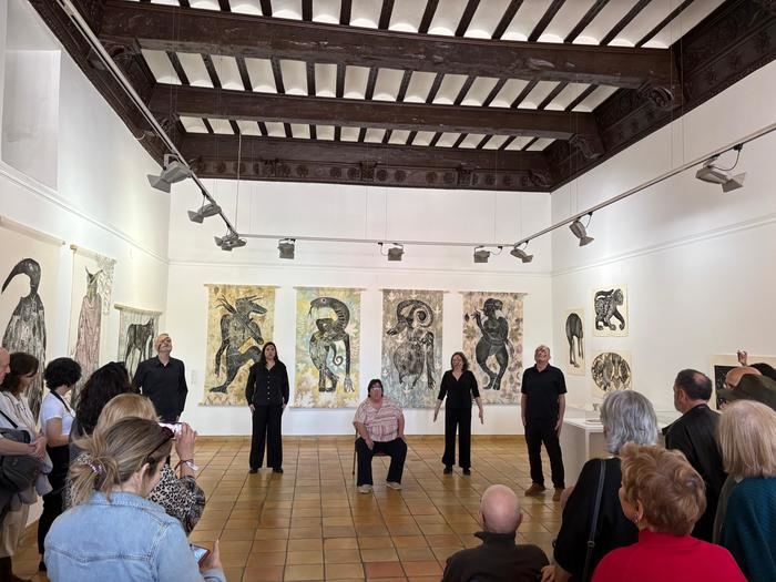 El Museo de Obra Gráfica inaugura dos muestras en una jornada cultural multitudinaria