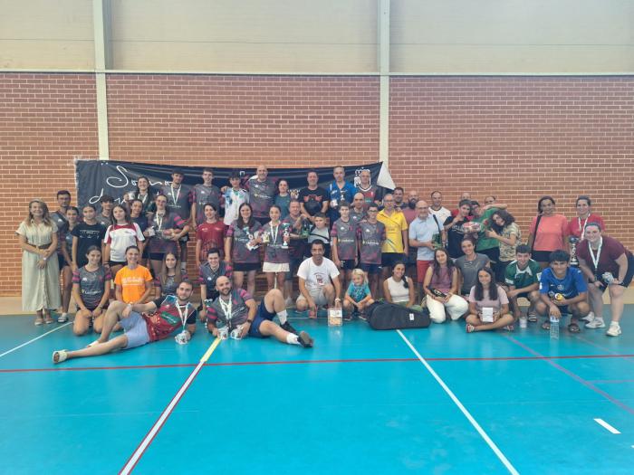 Éxito del XXXV Torneo de Bádminton Feria y Fiestas de San Julián con 84 participantes y 204 partidos disputados