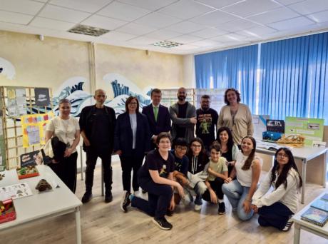 El IES San José inaugura una exposición sobre el yacimiento de Lo Hueco para acercar el Cretácico al alumnado