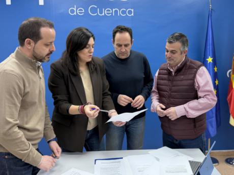 La diputada nacional y presidenta del Grupo Municipal Popular, Beatriz Jiménez, durante una comparecencia en la que ha reclamado explicaciones sobre la ejecución del Plan XCuenca.