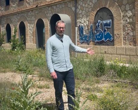 Cayetano Solana critica el estado “abandonado” de la estación ferroviaria de La Melgosa