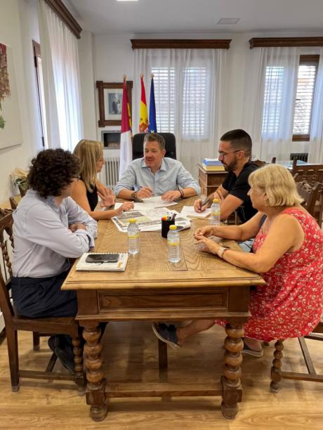 El Ayuntamiento de Almodóvar del Pinar celebra el inicio de las obras de mejora en la travesía de la carretera CM-220