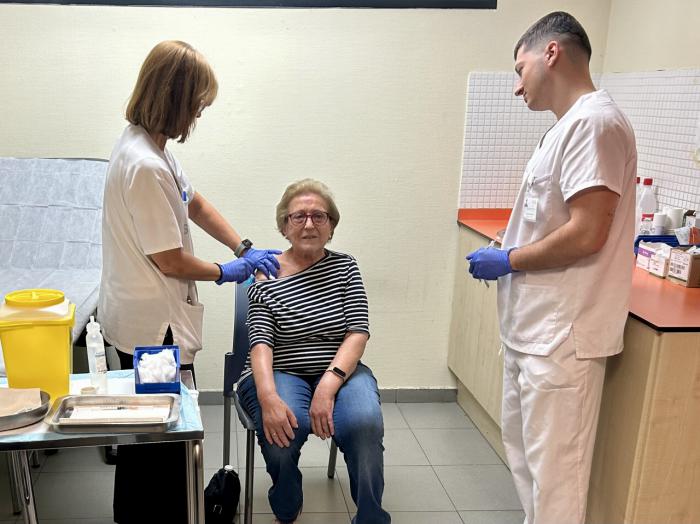 El SESCAM refuerza la campaña de vacunación con 600.000 dosis y una inversión récord de 6,7 millones de euros
