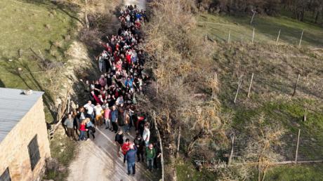 Protesta vecinal en Beamud por el mal estado de la vía hacia Valdemoro-Sierra