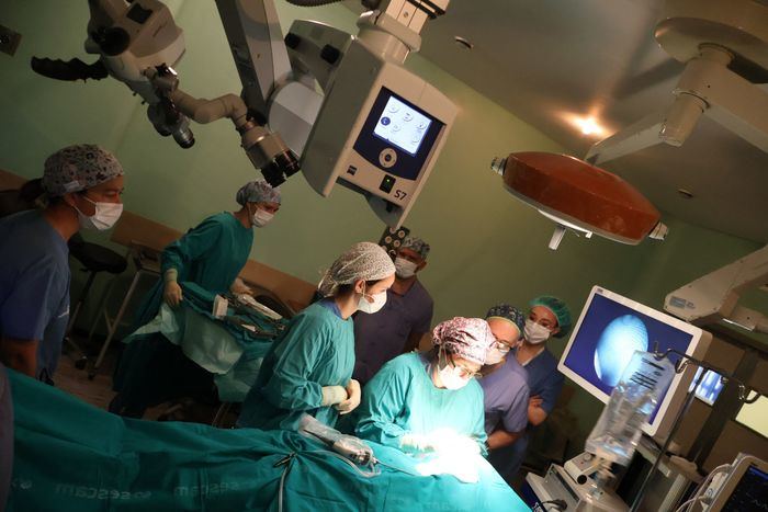 Los servicios de Otorrino y Oftalmología retoman las intervenciones endoscópicas gracias a la dotación de una torre de cirugía para el nuevo Hospital Universitario de Cuenca