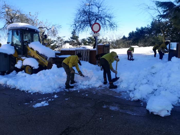 44 efectivos de la BRIF y ocho miembros de GEACAM llegan a Tarancón para ayudar en la retirada de la nieve