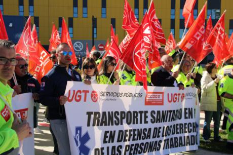 Cerca de 500 trabajadores y trabajadoras exigen al Sescam un transporte sanitario del siglo XXI