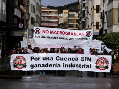 La Plataforma Pueblos Vivos Cuenca considera urgente una moratoria a la ganadería industrial