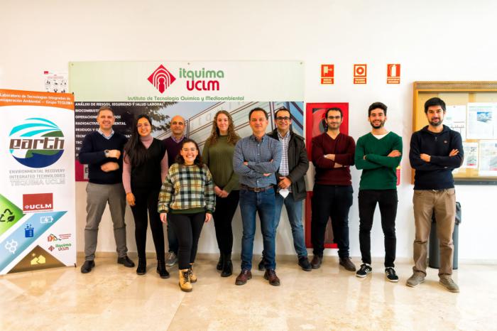 Un estudio de la UCLM demuestra que se puede producir agua oxigenada a partir de la valorización de plantas contaminadas