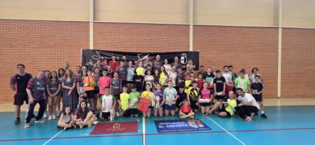 El XXVIII Memorial Samuel Ferrer de Bádminton reúne a 90 jugadores y un espíritu solidario en Cuenca