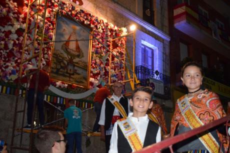 Tarancón rinde homenaje a su patrona en una multitudinaria ofrenda