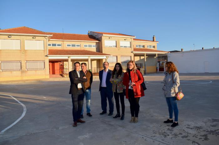 El Gobierno regional realiza mejoras en el colegio de Saelices dentro de la apuesta por la mejora de los servicios públicos