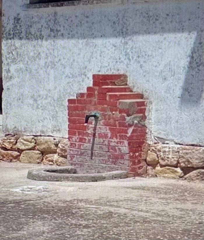 La Fuente de la Gimena en Cólliga sigue sin agua a pocos días de sus fiestas tradicionales