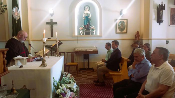 Misa y ofrenda floral en memoria de Fernando Zóbel junto a su tumba en Cuenca