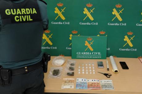 Detenido un hombre por tráfico de drogas tras localizar cocaína y hachís en un establecimiento