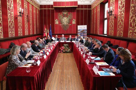 Dolz participa en Toledo en la reunión del Grupo de Ciudades Patrimonio y la CRUE para impulsar proyectos conjuntos entre universidades y municipios
