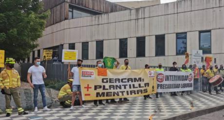 Los trabajadores del Geacam en Cuenca protestan por los "recortes" de la Junta