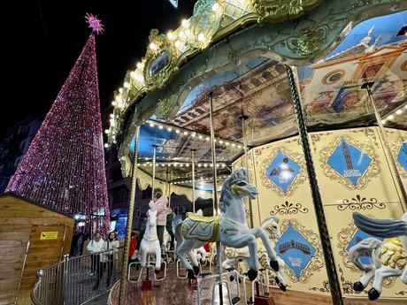 Arranca NaviCuenca con el esperado Pasacalles de Navidad y encendido de la iluminación ornamental