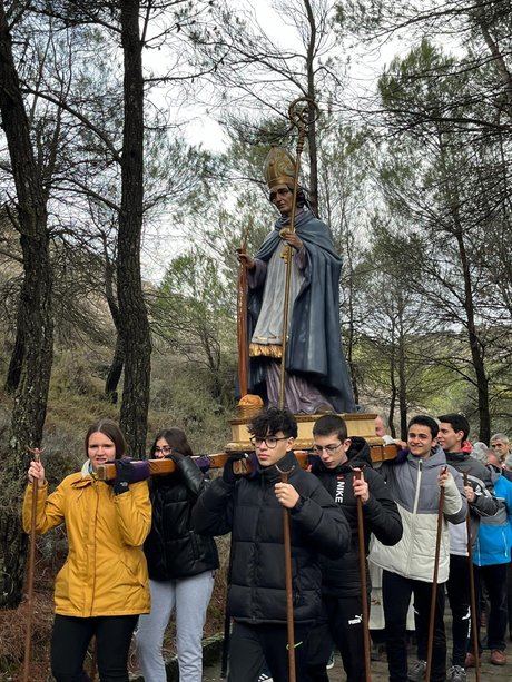 Los conquenses rinden homenaje a San Julián en su ermita pese a la lluvia