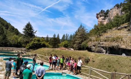 Uña acoge cuatro cursos gratuitos de pesca en 2026 dirigidos a aficionados