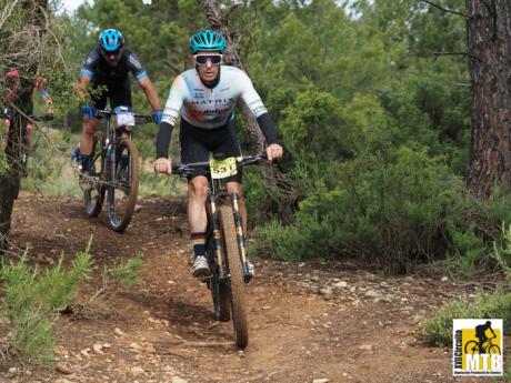 Alba López y Ricardo Franco se imponen en el III Trofeo Bobal MTB de Graja de Iniesta