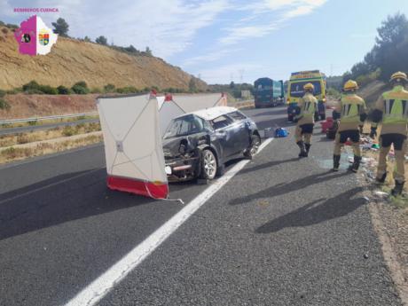 Una mujer fallecida y otra herida grave tras la salida de vía de un turismo en Minglanilla