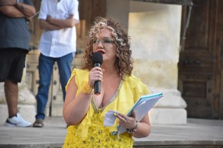 “El vestidor de Vanesa” llena de color y esperanza los jardines de la Diputación