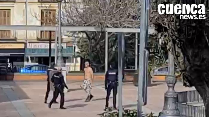 Detenido un hombre tras amenazar con un martillo y un hacha a la Policía Nacional en pleno centro de Cuenca