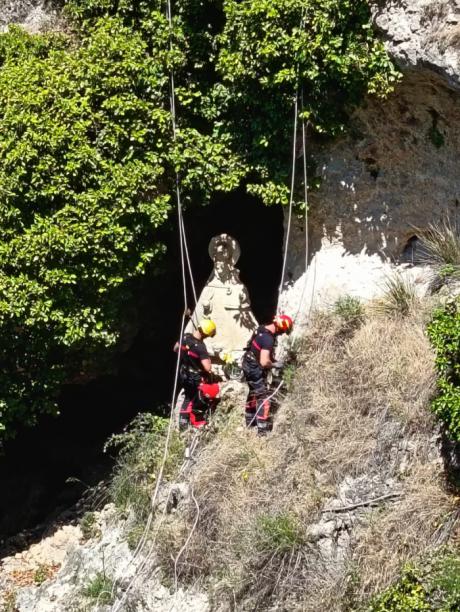 Un ramo para la patrona: los Bomberos de Cuenca honran a la Virgen de la Luz