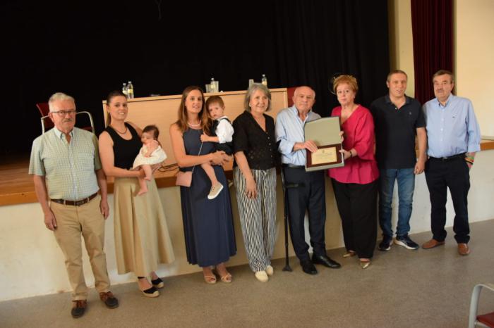 Homenaje en Torrejoncillo del Rey a José Antonio Valls por su trayectoria como alcalde