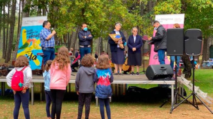 Homenaje del colegio La Milagrosa a las Hijas de la Caridad