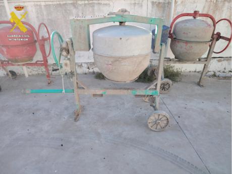 Un hombre utiliza el camión de su empresa para robar maquinaria de construcción en Tarancón