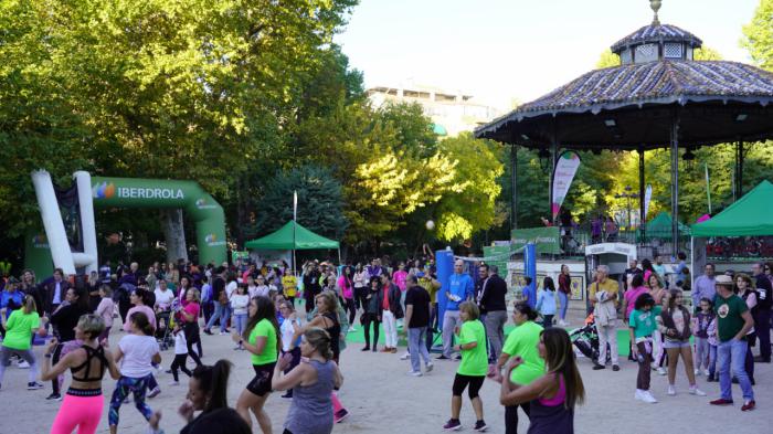 El parque de San Julián se viste de deporte, inclusión y diversión en el arranque del Tour Universo Mujer