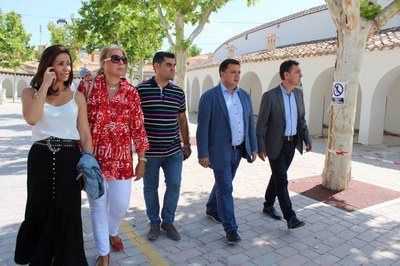 Manuel Serrano durante su visita a las obras de rehabilitación del Recinto Ferial