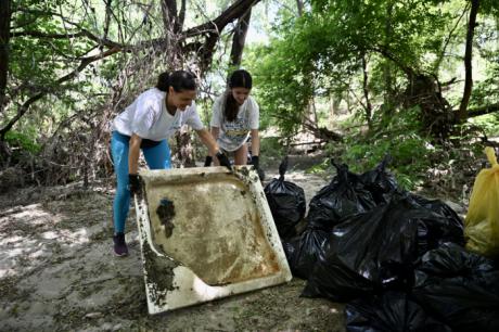 Más de 700 personas retiran casi 1.900 residuos en espacios naturales de Castilla-La Mancha dentro de la campaña ‘1m² contra la basuraleza’