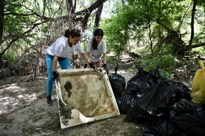 Más de 700 personas retiran casi 1.900 residuos en espacios naturales de Castilla-La Mancha dentro de la campaña ‘1m² contra la basuraleza’
