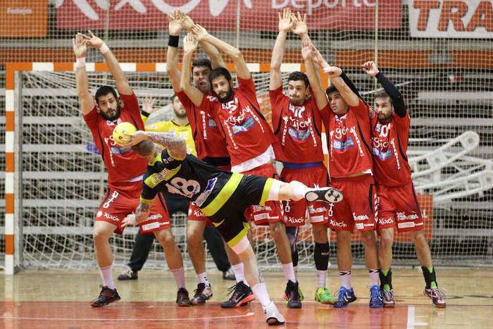 Nueva oportunidad desaprovechada por el Ciudad Encantada para alejarse del descenso (24-21)