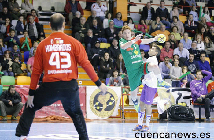 El derbi regional se lo llevó el Ciudad Encantada (36-28)