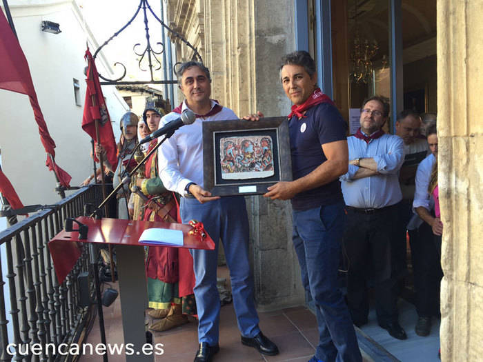 Con el desfile de peñas y el pregón de Maximino Pérez  arrancan las fiestas de San Mateo