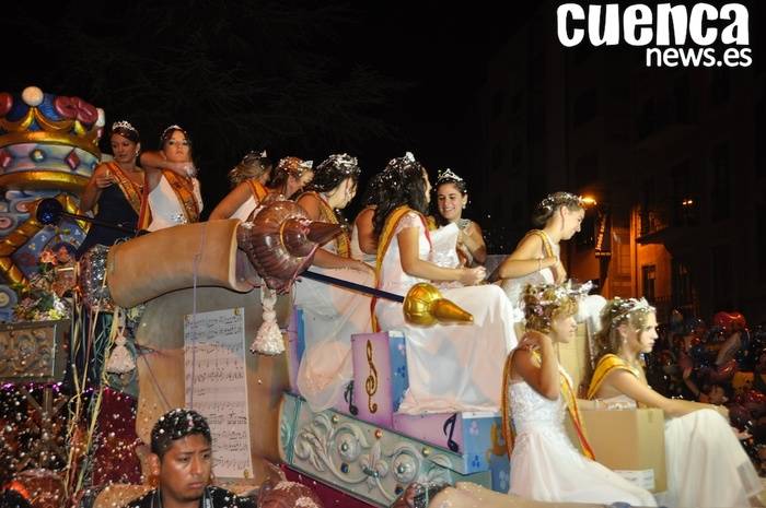 Pasado y presente de Cuenca se unen en la  Cabalgata del XX Aniversario