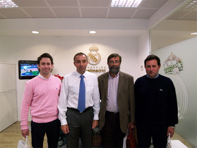 Firmado un convenio entre el Ayuntamiento de Sisante y la Fundación Real Madrid