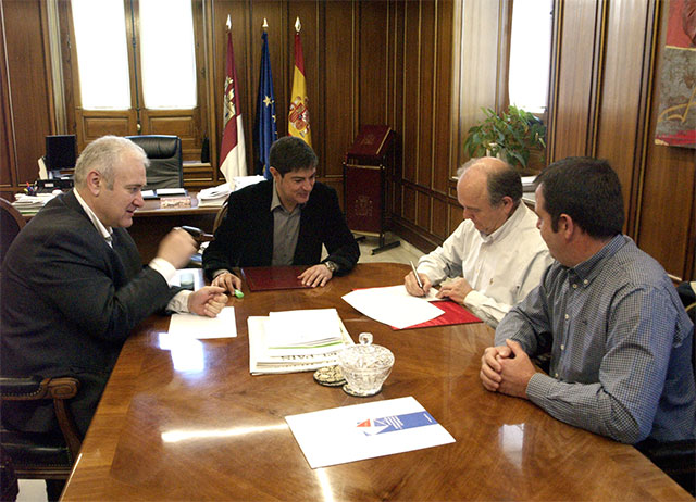 Convenio de colaboración entre Diputación y UPTA  para apoyar a los trabajadores autónomos