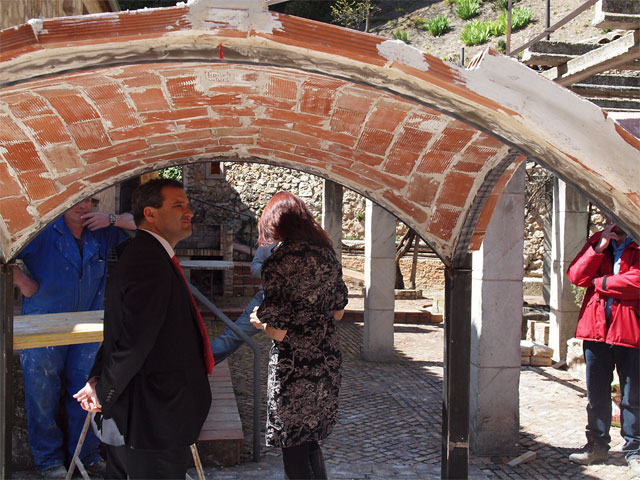 El alcalde se interesa por un curso sobre arcos y bóvedas que puede tener aplicación en obras de conservación en el Casco Antiguo