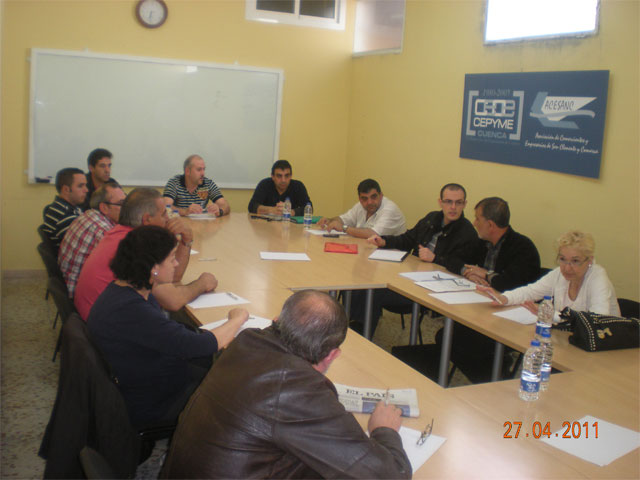 El candidato del PSOE en San Clemente inicia una ronda de reuniones con asociaciones y empresarios del municipio