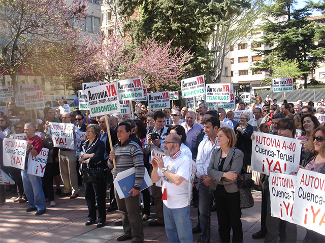 Representantes del PP conquense asisten a la manifestación en defensa de la Autovía Cuenca-Teruel