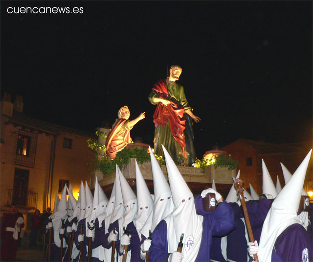 El alcalde participa en la procesión del Silencio como bancero de la Negación de San Pedro